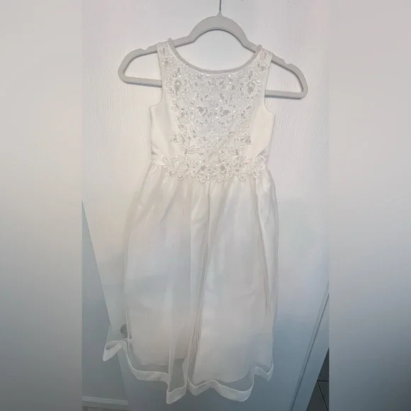 Lady Eleanor for David's Bridal Flower Girl Dress- Size 6 - Picture 3 of 17